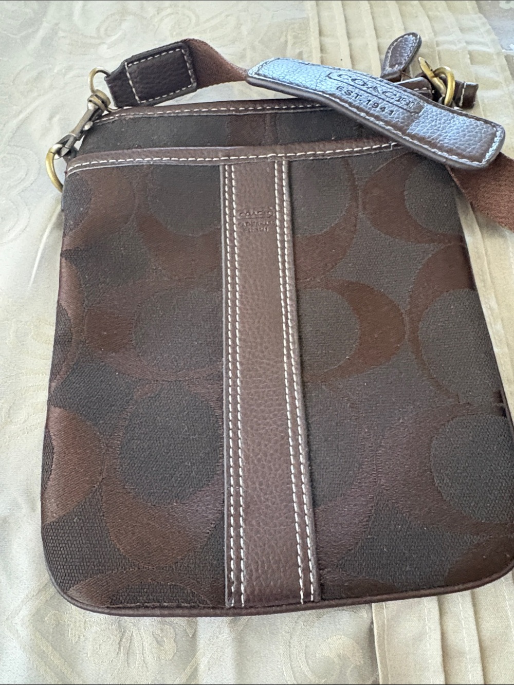 Coach Signature Ladies Dark Brown Mahogany Swingpack Crossbody Messenger Bag